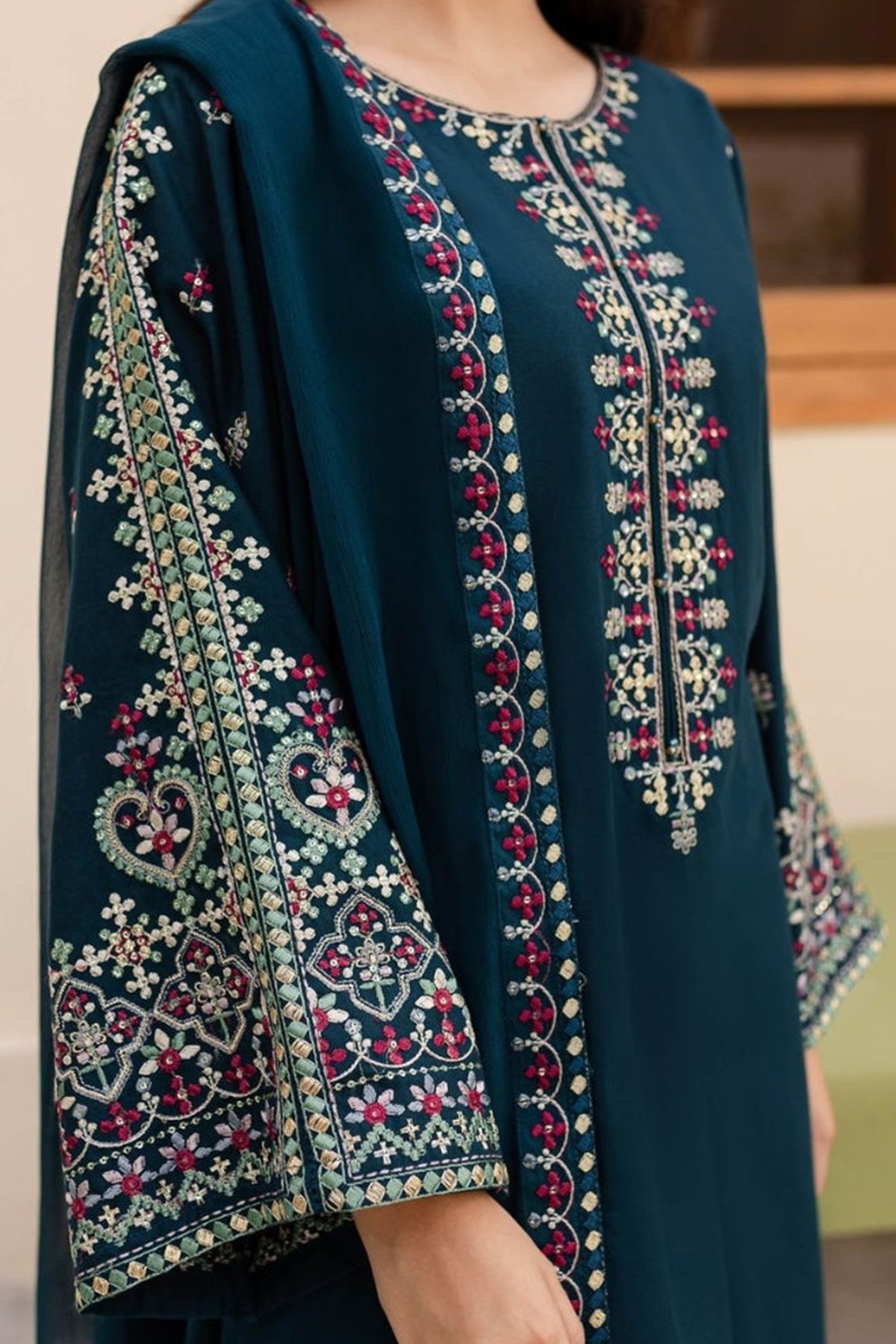 BATIK SUMMER SPECIAL'S UNSTICHED EMBROIDERED LAWN 3PC WITH CHIFFON DUPPATA