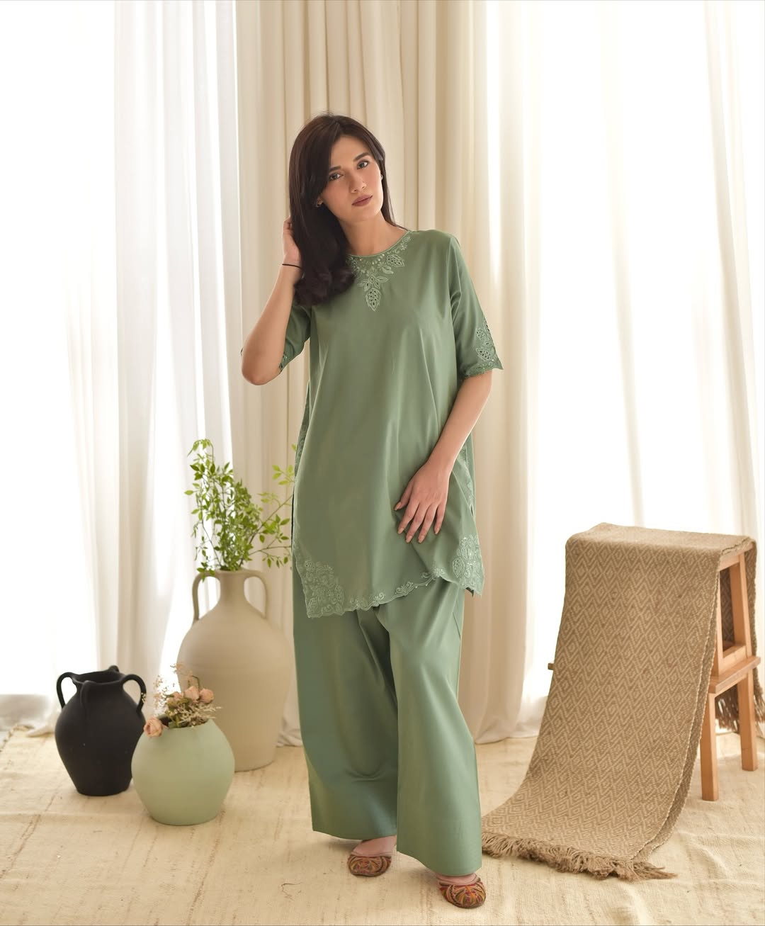 ZOLA SUMMER SPECIAL'S UNSTICHED EMBROIDERED LAWN 3PC WITH CHIFFON DUPPATA