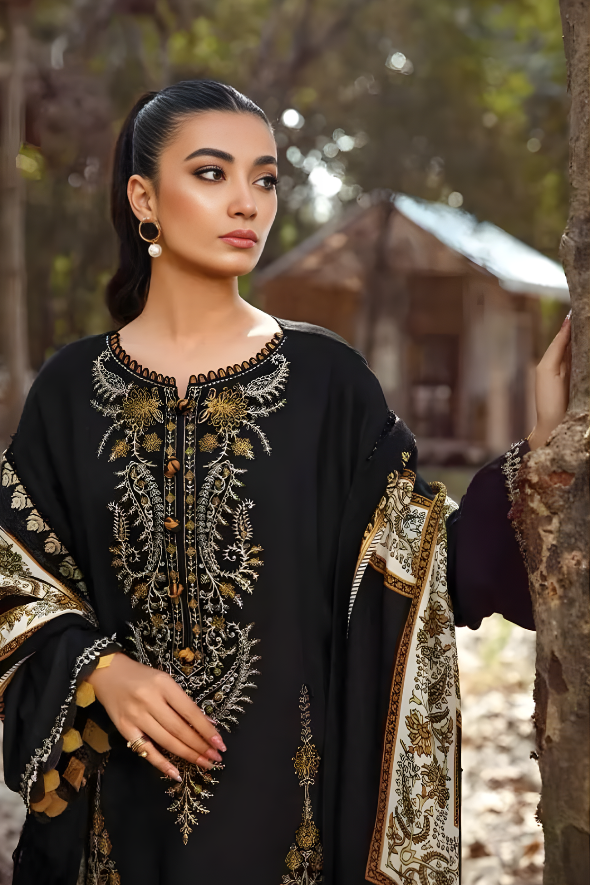 MARIA.B WINTER 2026 EMBROIDERED DHANAK 3PC WITH PASHMINA WOOL SHAWL