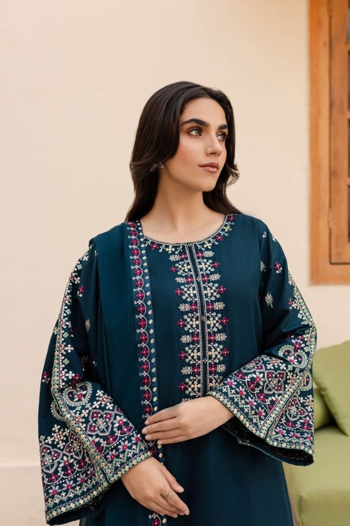 BATIK SUMMER SPECIAL'S UNSTICHED EMBROIDERED LAWN 3PC WITH CHIFFON DUPPATA