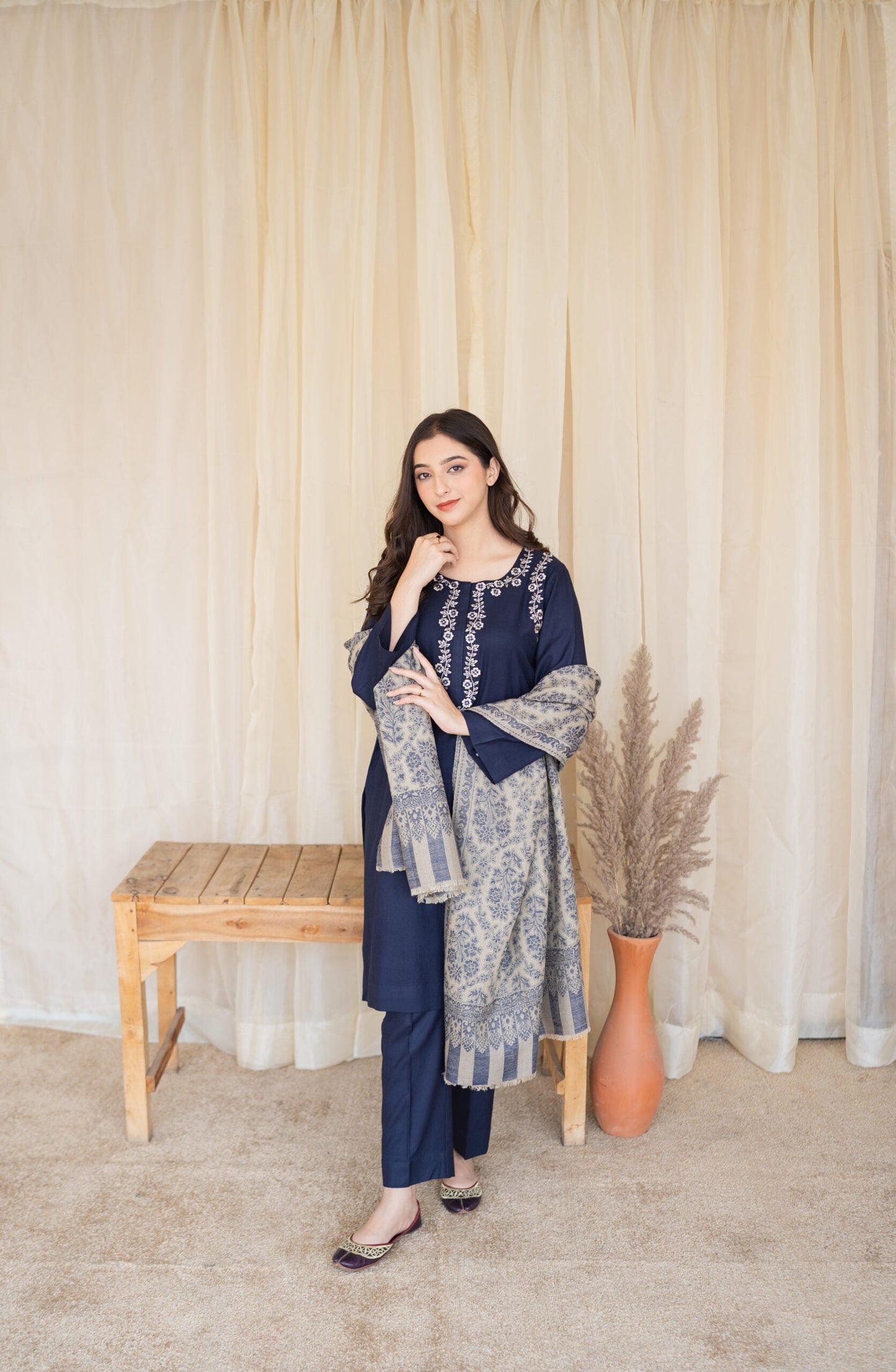 ZORA WINTER 2026 EMBROIDERED DHANAK 3PC WITH PRINTED PASHMINA SHAWL