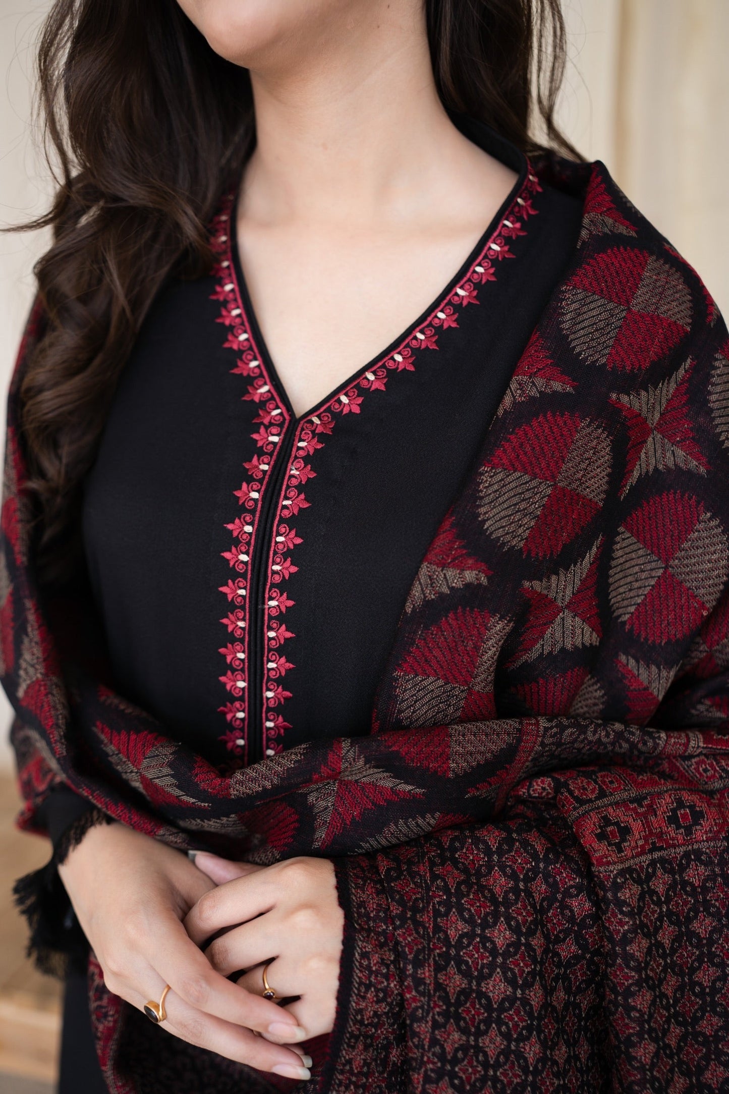 AARZO WINTER 2026 EMBROIDERED DHANAK 3PC WITH PRINTED PASHMINA SHAWL