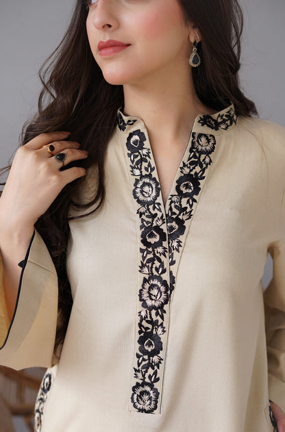 CASHEW'NUT WINTER 2026 EMBROIDERED DHANAK 3PC WITH PASHMINA SHAWL