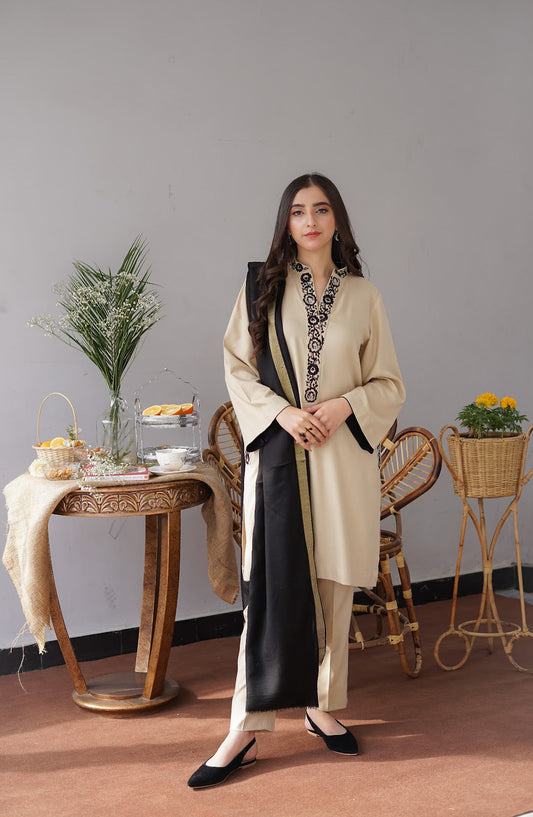 CASHEW'NUT WINTER 2026 EMBROIDERED DHANAK 3PC WITH PASHMINA SHAWL