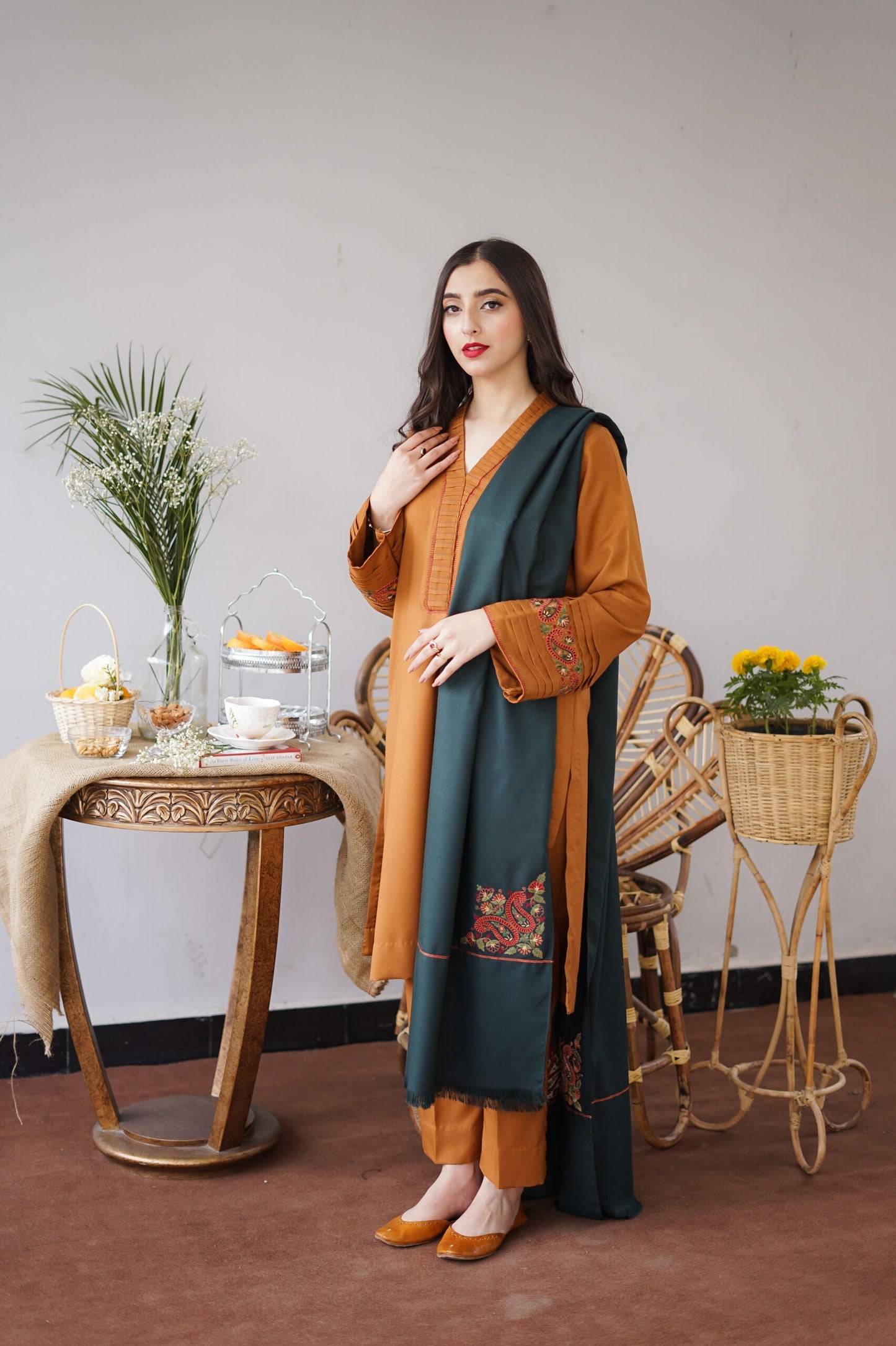 CARAMEL WINTER 2026 EMBROIDERED DHANAK 3PC WITH EMBROIDERED DHANAK SHAWL