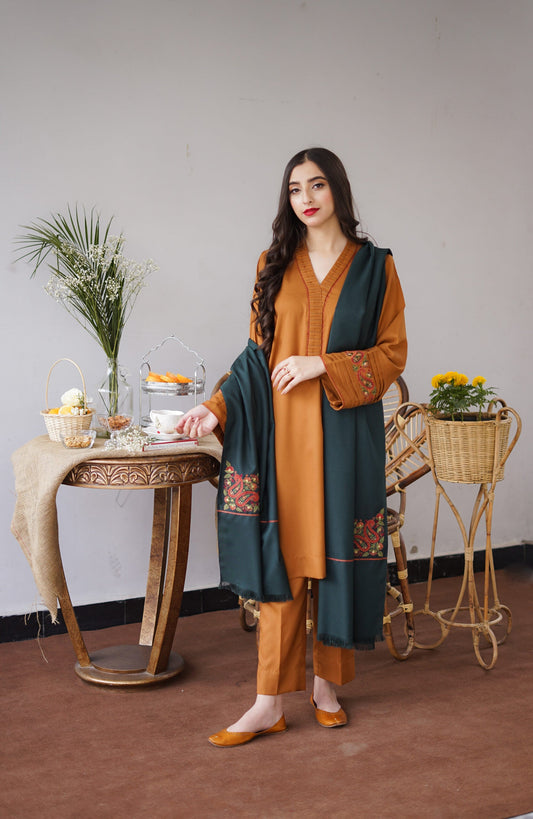 CARAMEL WINTER 2026 EMBROIDERED UNSTICHED DHANAK 3PC WITH EMBROIDERED DHANAK SHAWL