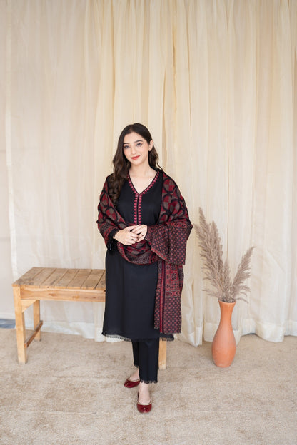 AARZO WINTER 2026 EMBROIDERED DHANAK 3PC WITH PRINTED PASHMINA SHAWL