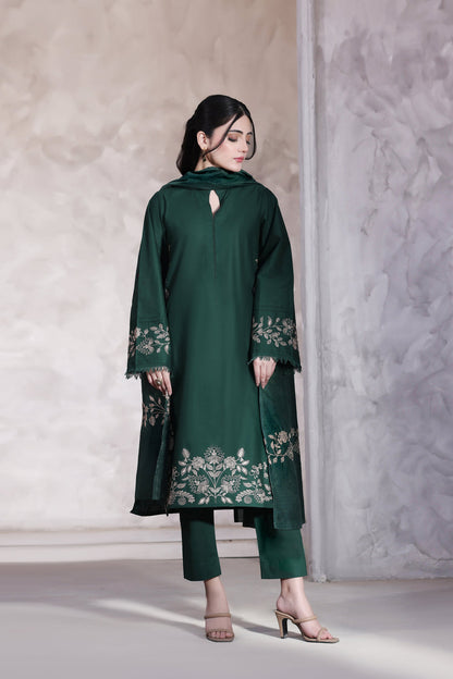 JULIA WINTER 2026 EMBROIDERED UNSTICHED DHANAK 3PC WITH DHANAK EMBROIDERED SHAWL