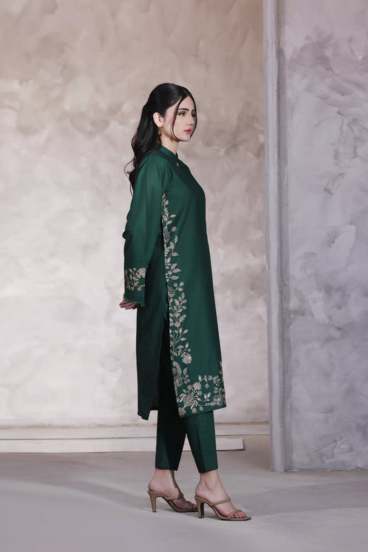 JULIA WINTER 2026 EMBROIDERED UNSTICHED DHANAK 3PC WITH DHANAK EMBROIDERED SHAWL