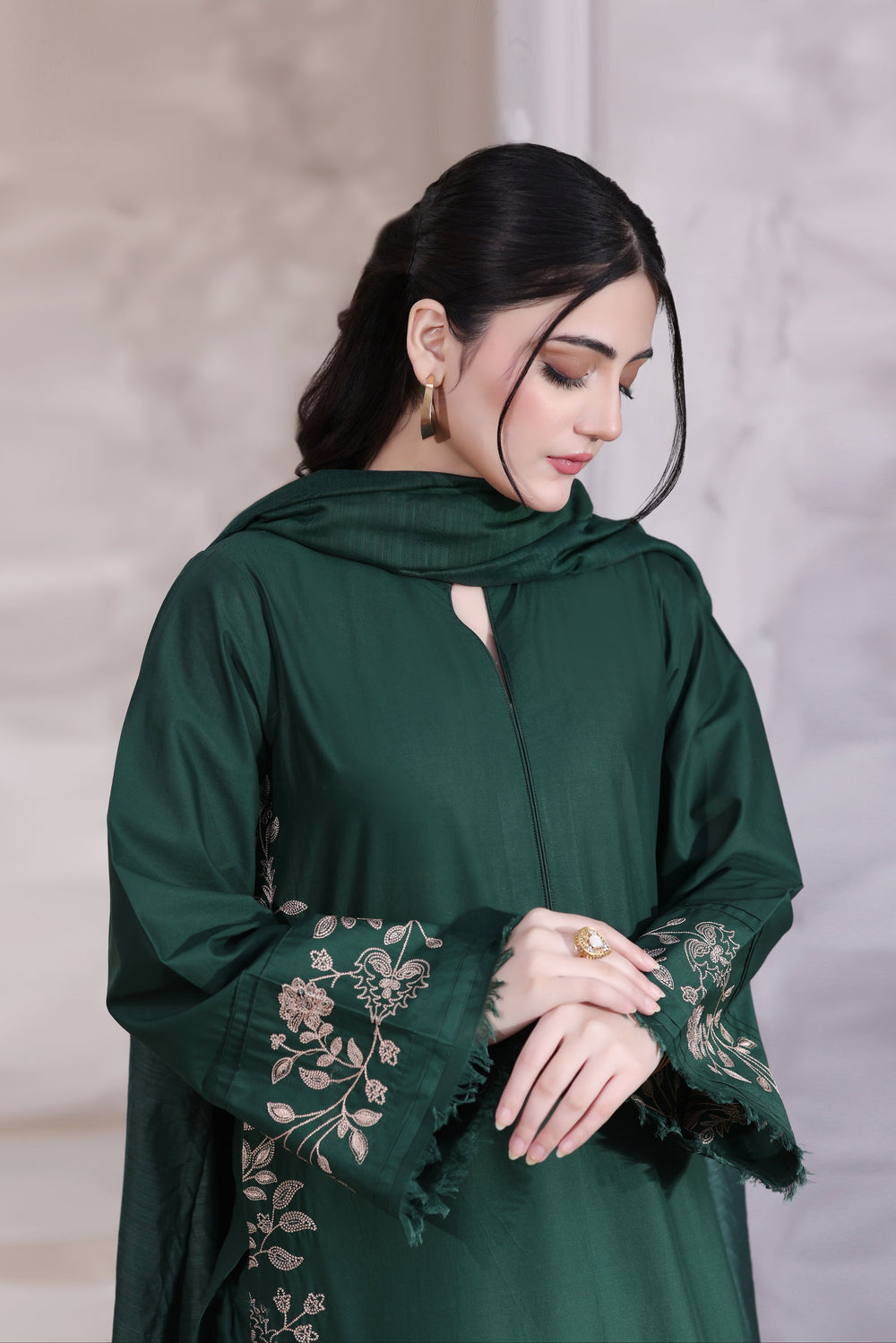 JULIA WINTER 2026 EMBROIDERED UNSTICHED DHANAK 3PC WITH DHANAK EMBROIDERED SHAWL