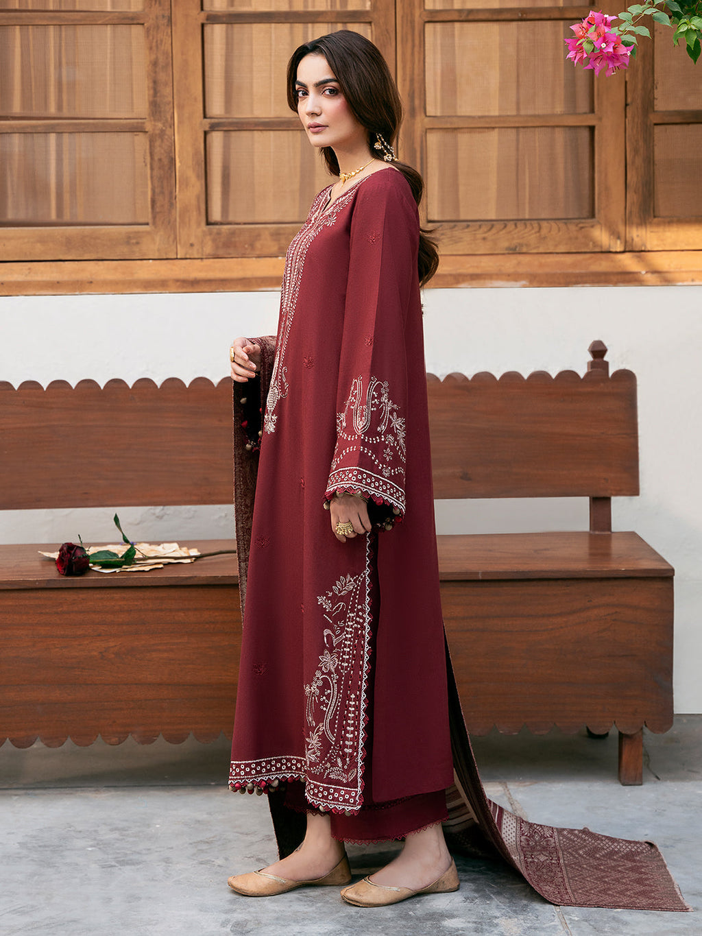 SAAKIN IZEL WINTER 2026 EMBROIDERED DHANAK 3PC WITH PASHMINA WOOL SHAWL