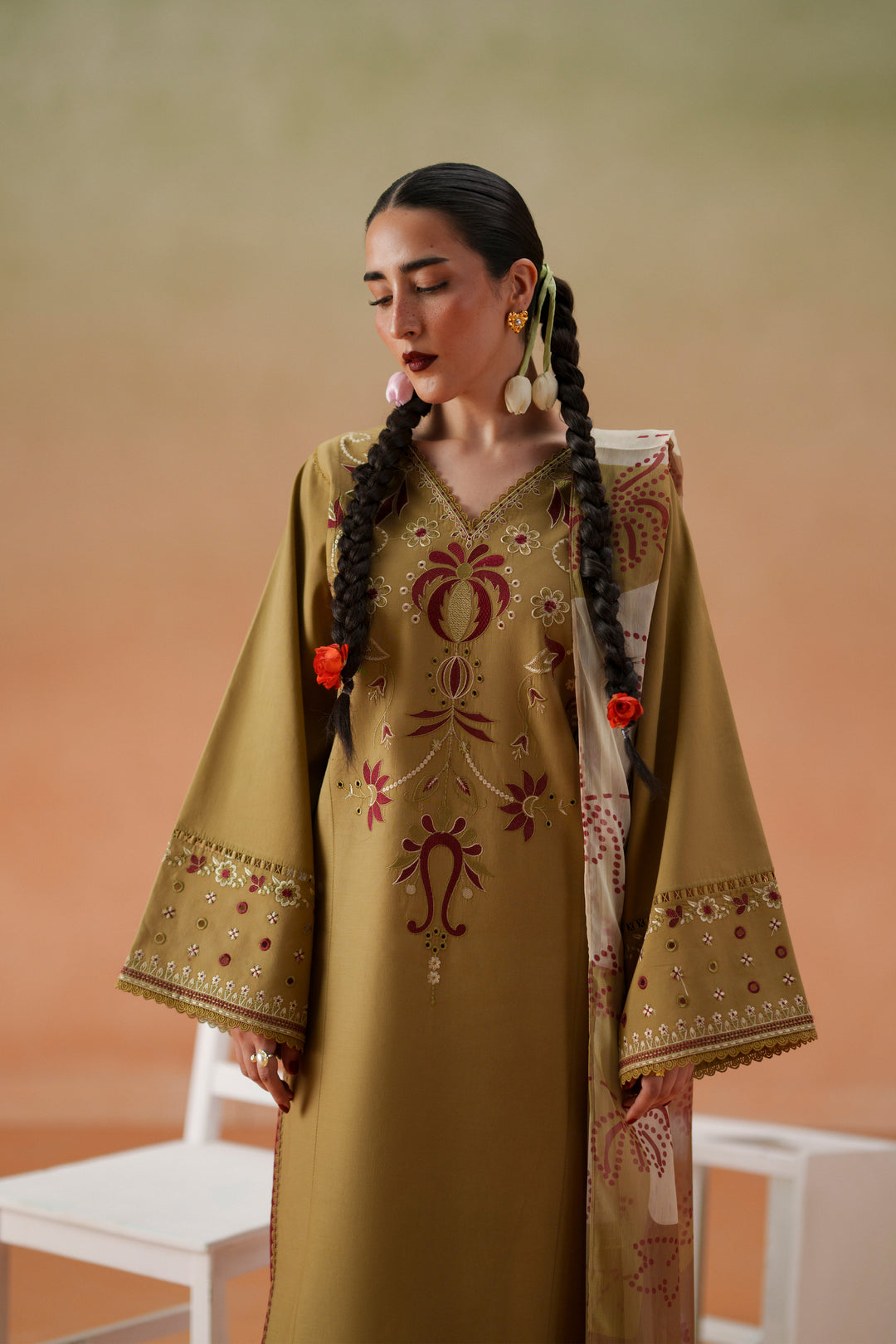 LONA WINTER 2026 EMBROIDERED DHANAK 3PC WITH PASHIMINA SHAWL