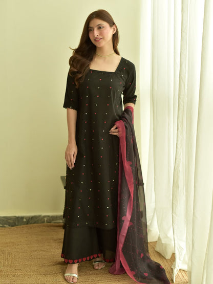 BLACK-HEART SUMMER SPECIAL'S UNSTICHED EMBROIDERED LAWN 3PC WITH CHIFFON DUPPATA
