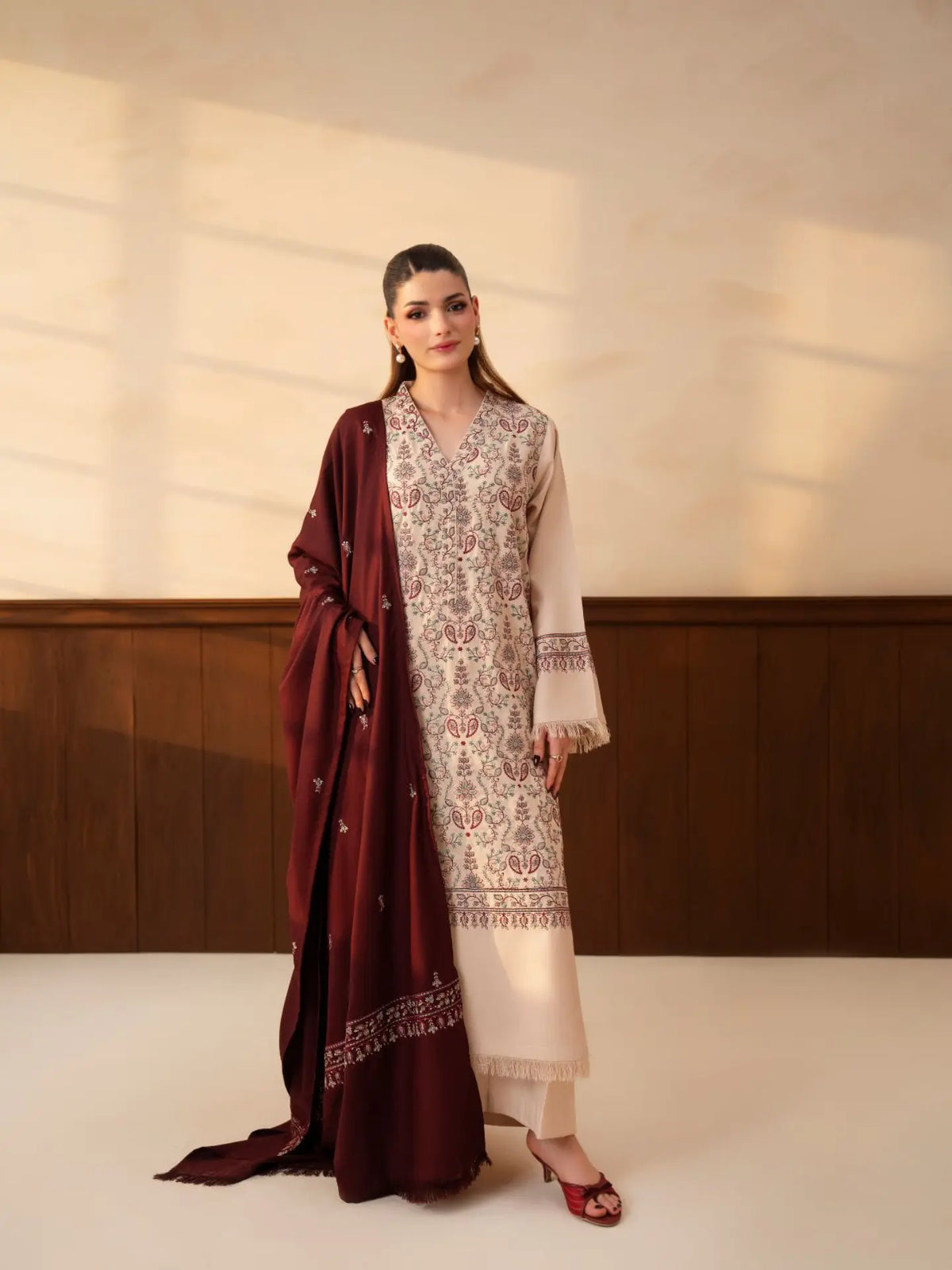 KOHRA WINTER 2026 EMBROIDERED DHANAK 3PC WITH EMBROIDERED DHANAK SHAWL