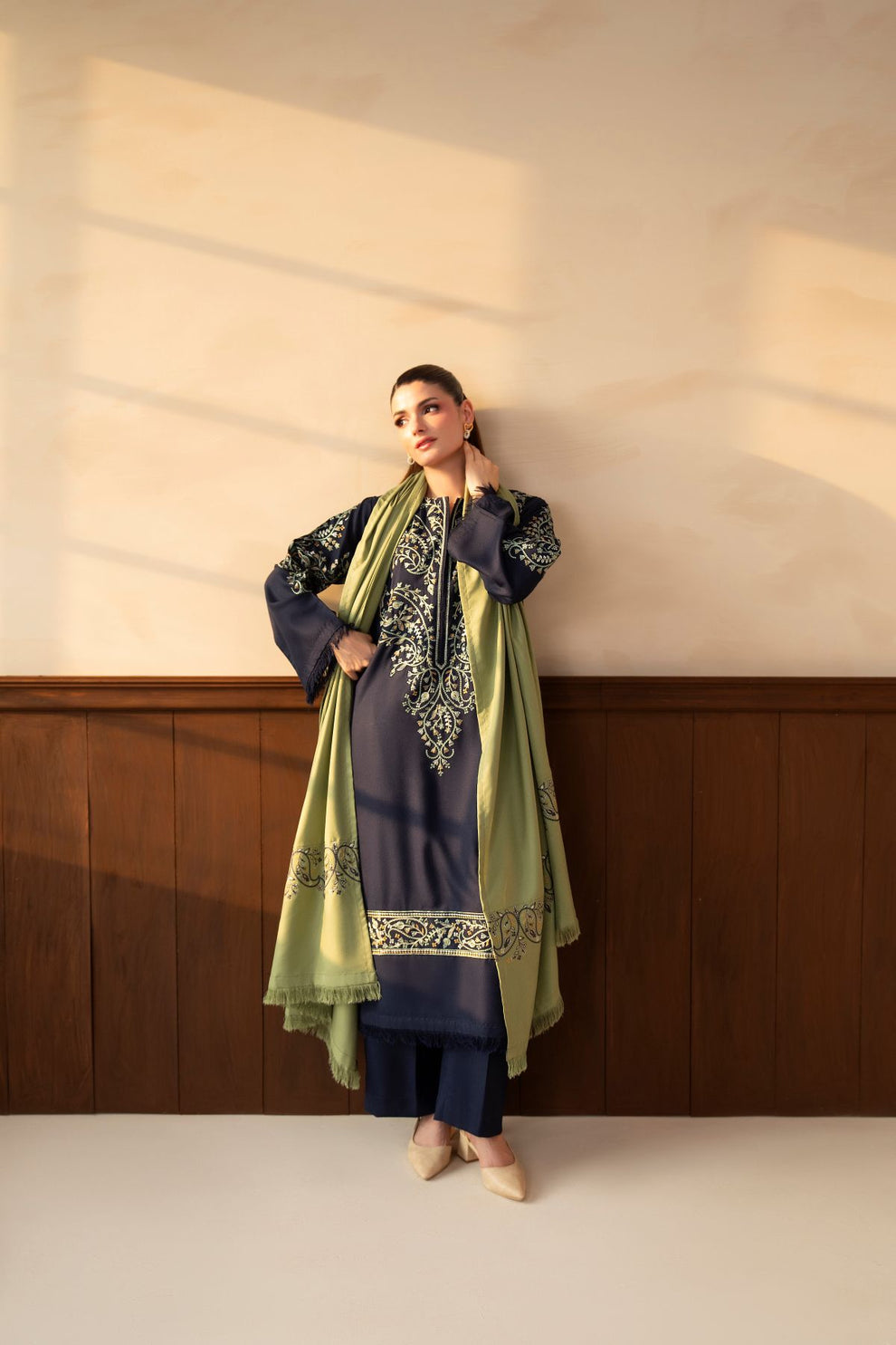 KOHRA (NAVY) WINTER 2026 EMBROIDERED DHANAK 3PC WITH EMBROIDERED DHANAK SHAWL