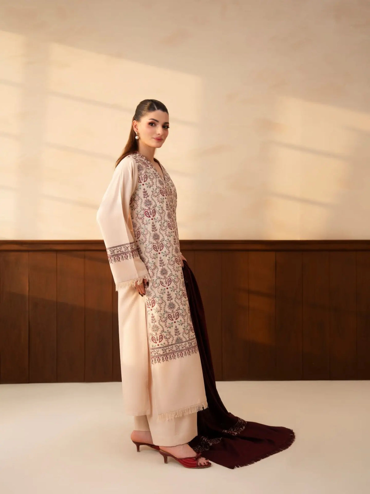 KOHRA WINTER 2026 EMBROIDERED DHANAK 3PC WITH EMBROIDERED DHANAK SHAWL
