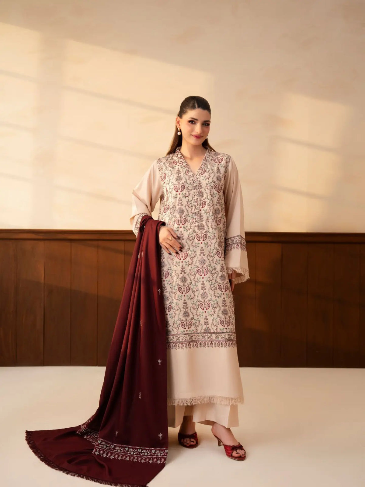 KOHRA WINTER 2026 EMBROIDERED DHANAK 3PC WITH EMBROIDERED DHANAK SHAWL