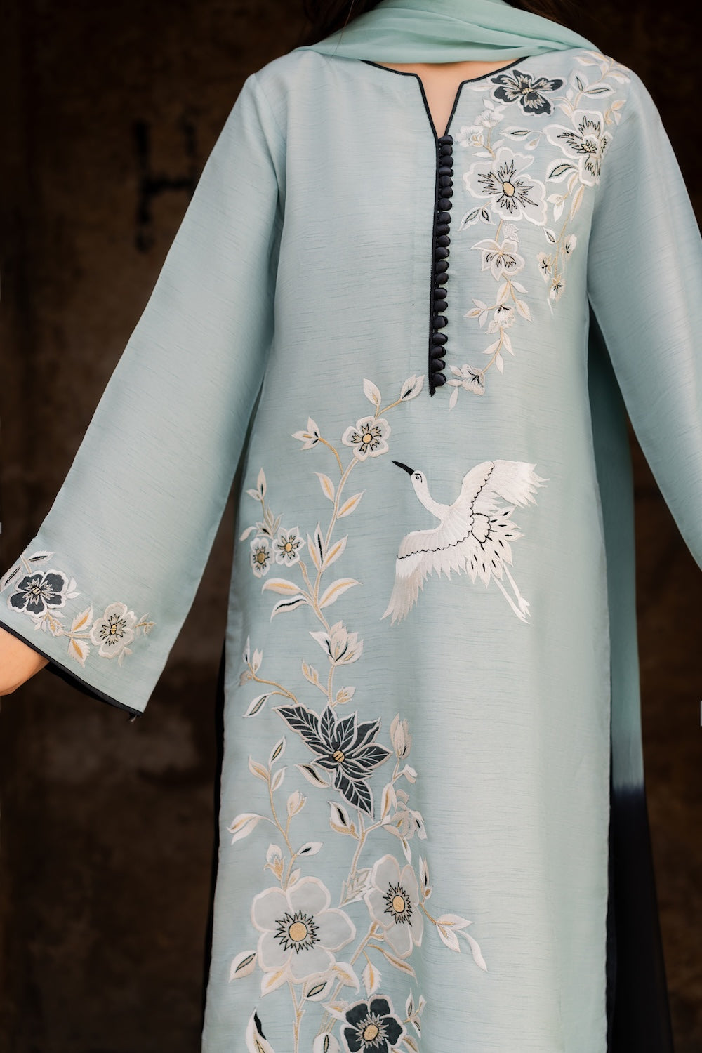 REWA WINTER 2026 EMBROIDERED DHANAK 3PC WITH DOUBLE TONE PASHMINA SHAWL